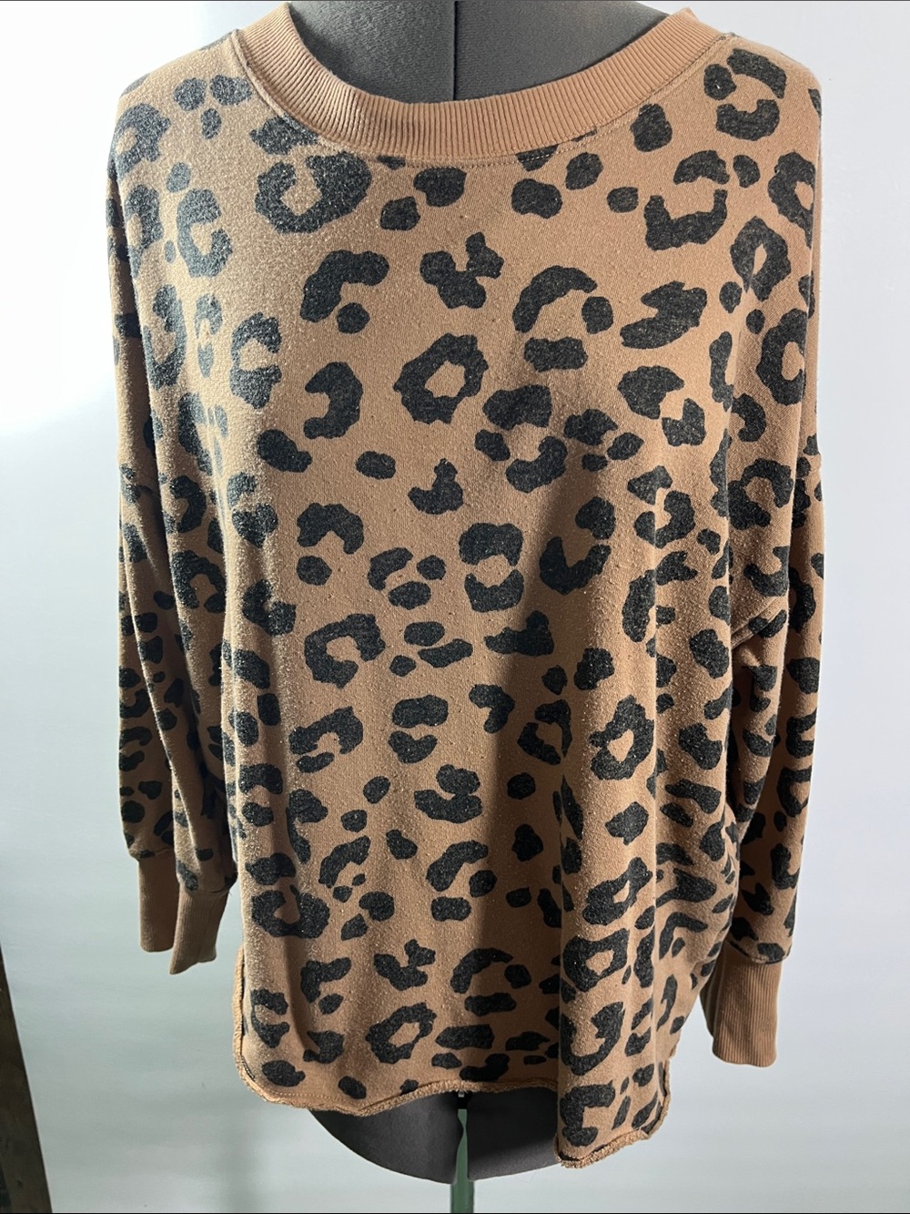 Secret Treasures Leopard Print Crewneck Sweatshirt Soft Comfy Size M